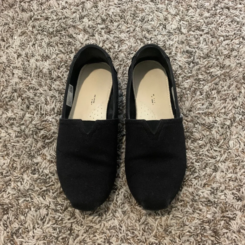 Toms Classic Canvas Slip Ons Women's Shoes Comfortable Espadrilles Black Out 7